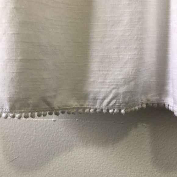 Caslon Nordstrom White Boho Floral Embroidered Yoke Top - Size XS - Picture 7 of 8